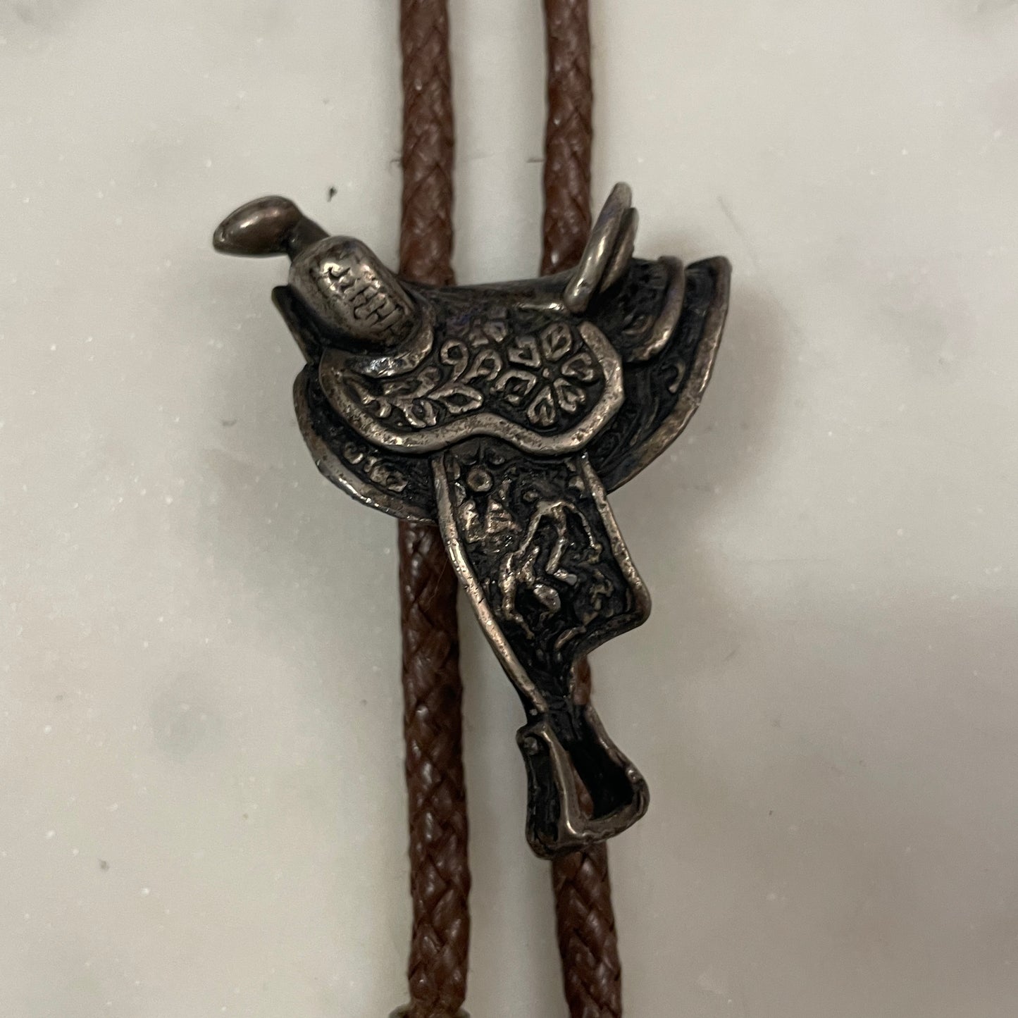 Saddle Bolo