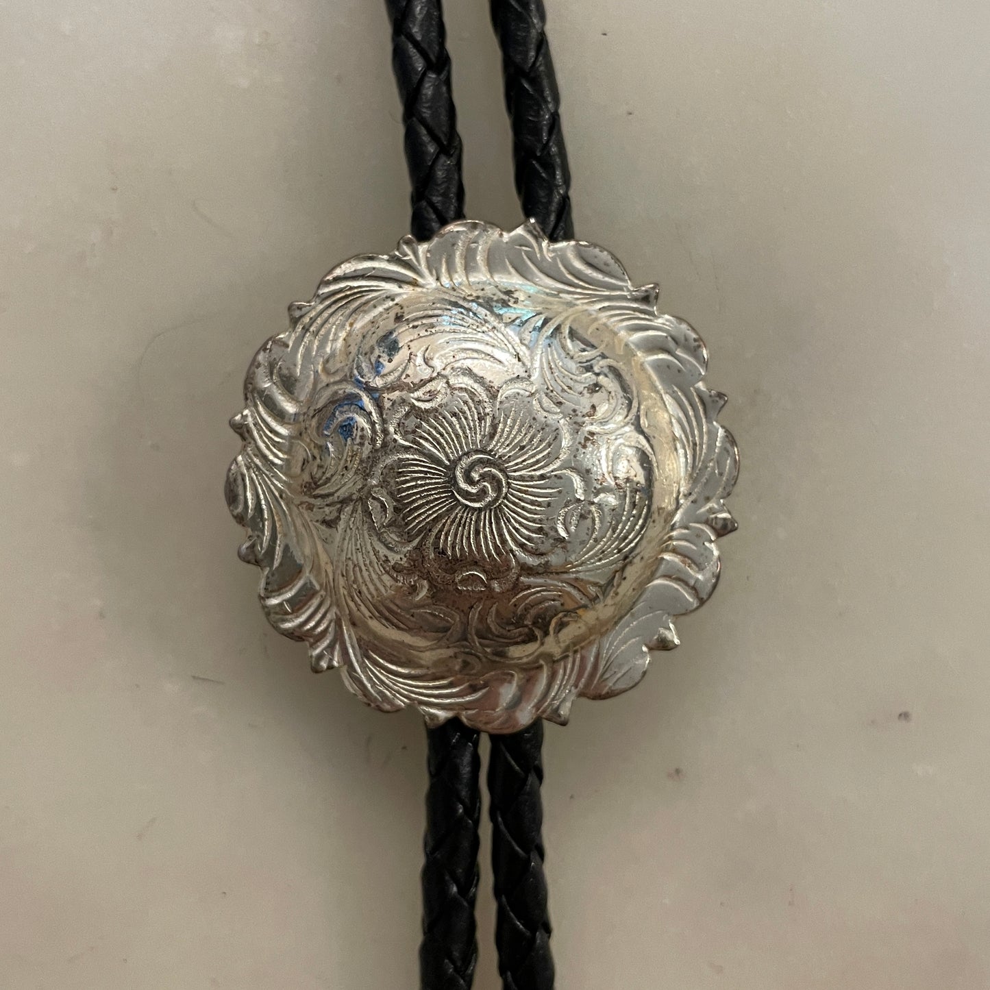 Etched Flower Bolo