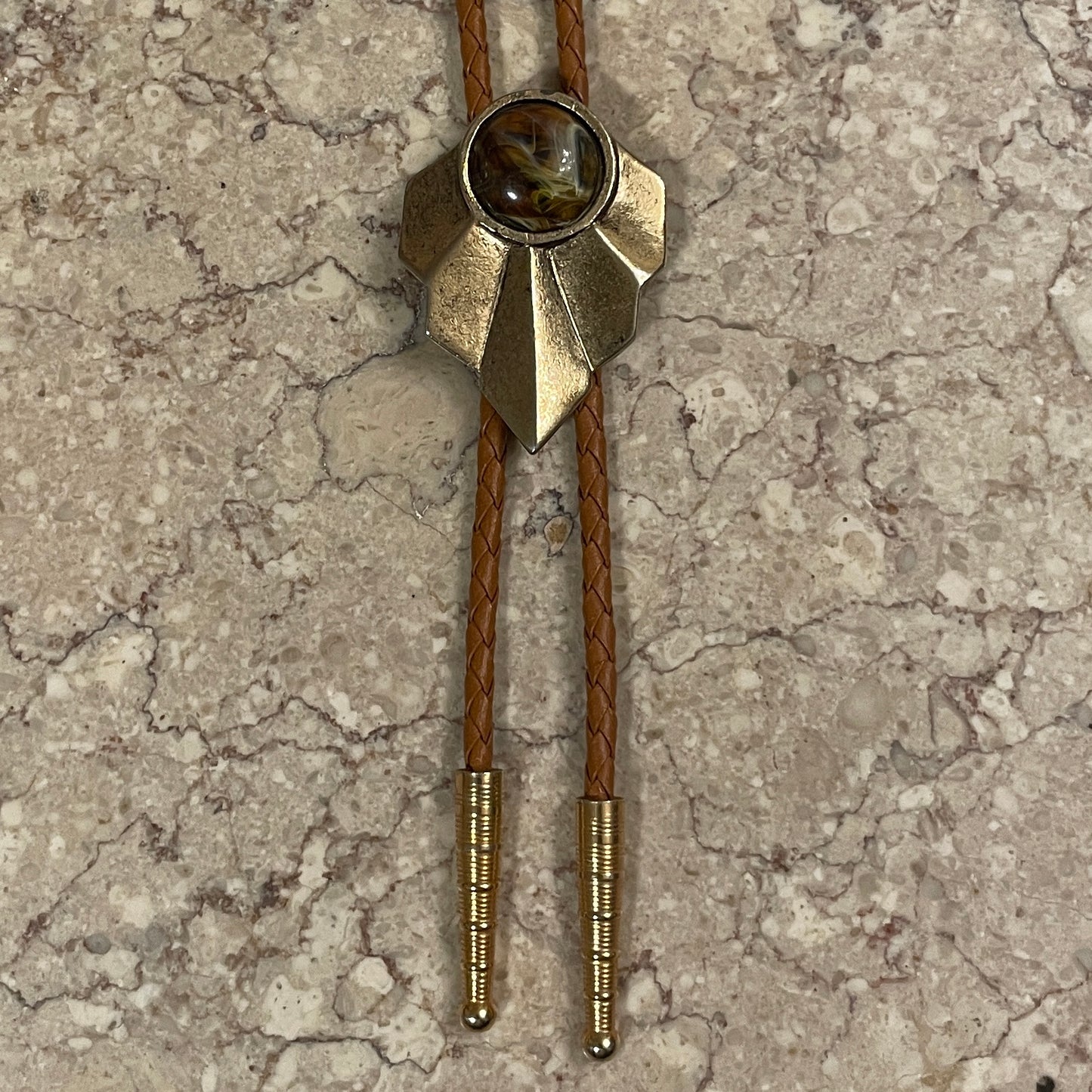 Deco Marble Bolo