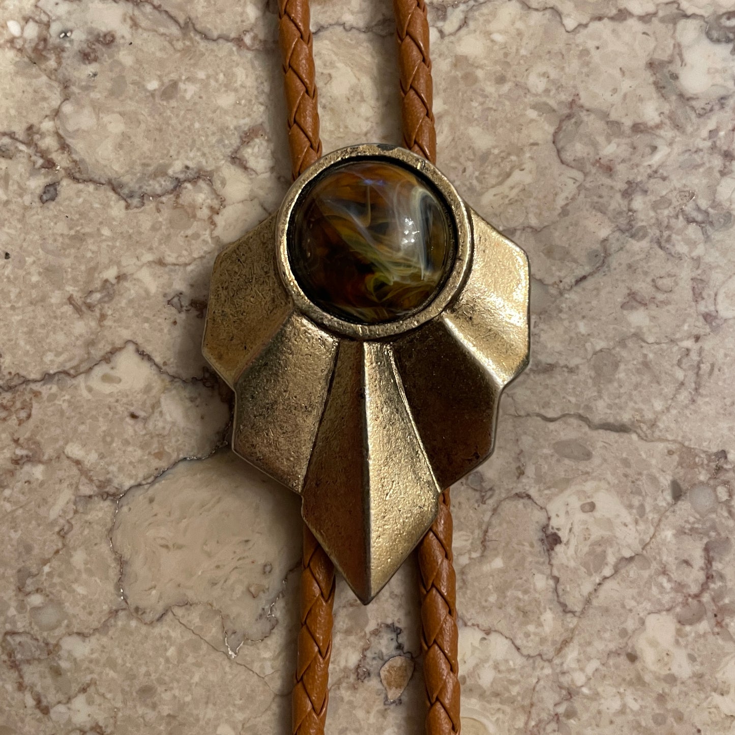 Deco Marble Bolo