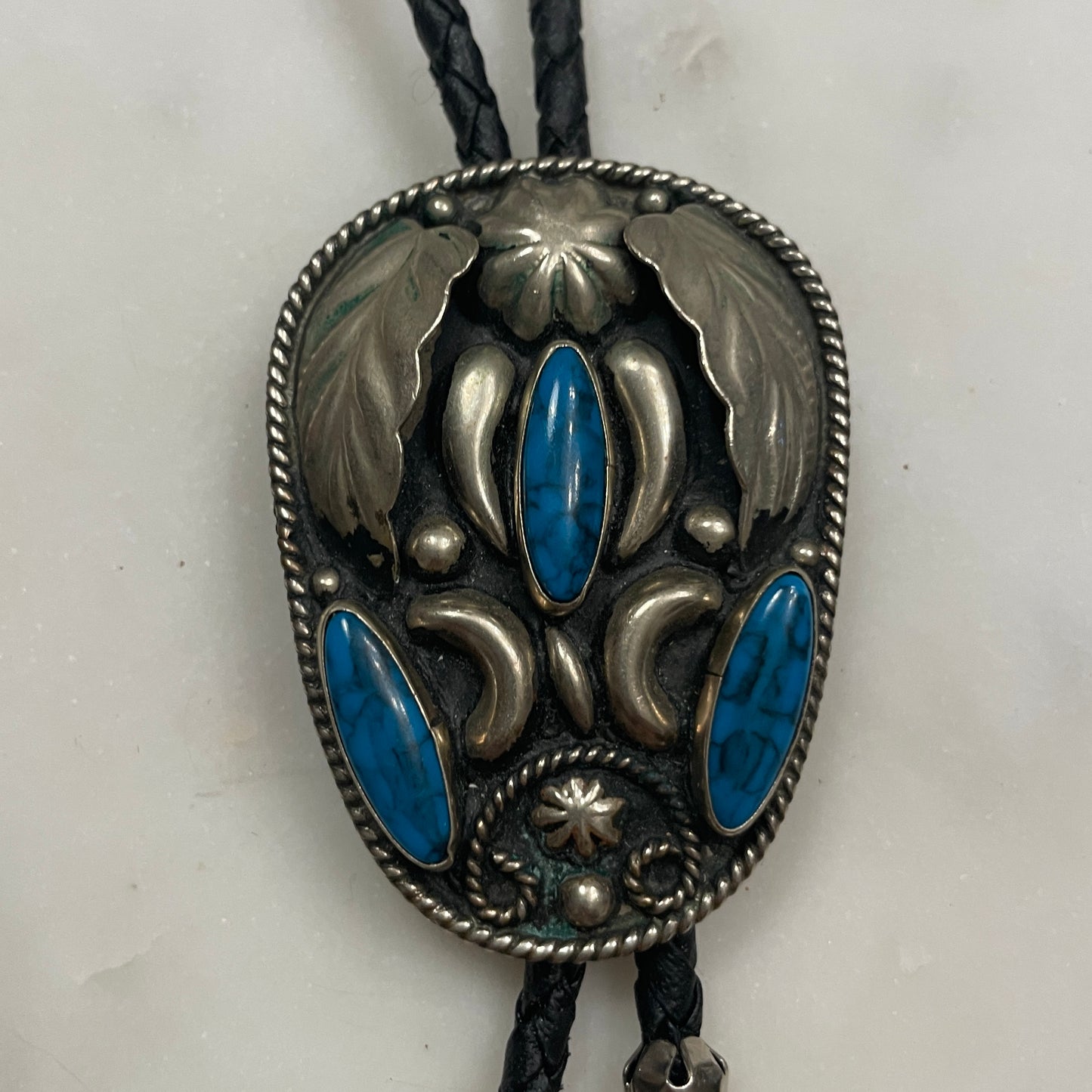 Faux Turquoise Alpaca Metal Bolo