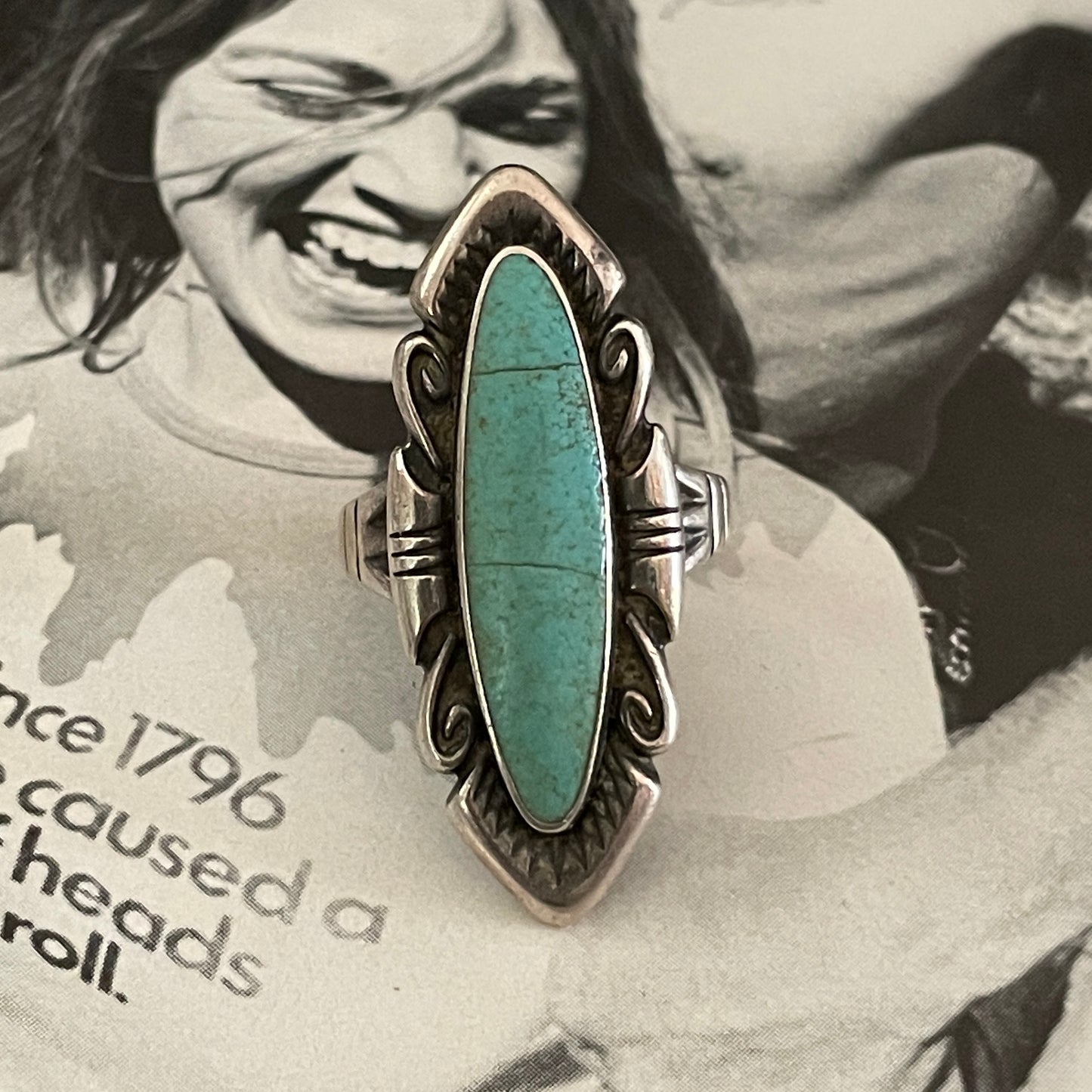 Bell Trading Post Turquoise Oval Ring [Size 7.5]