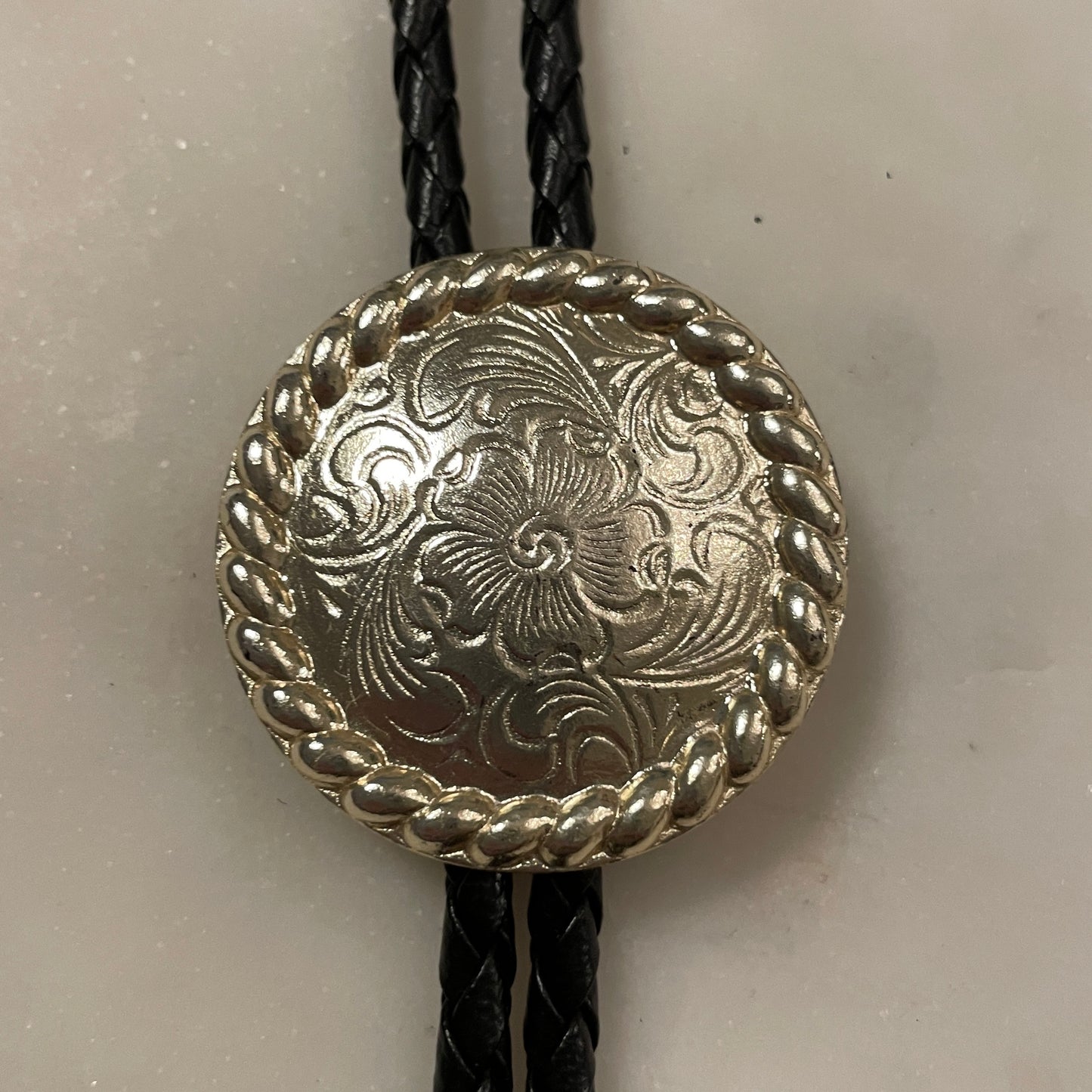 Etched Flower Bolo
