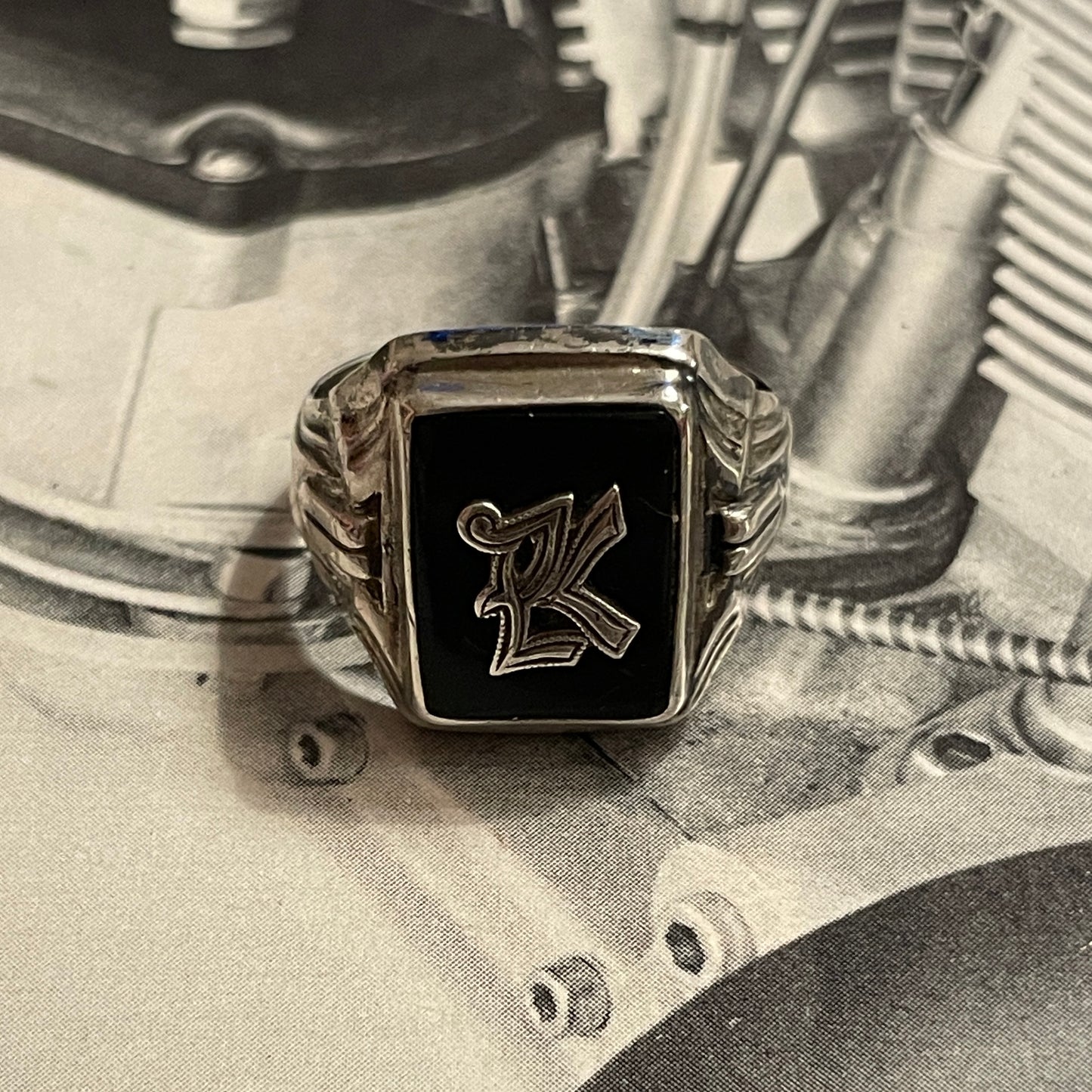 K Initial Onyx Ring [Size 9.5]