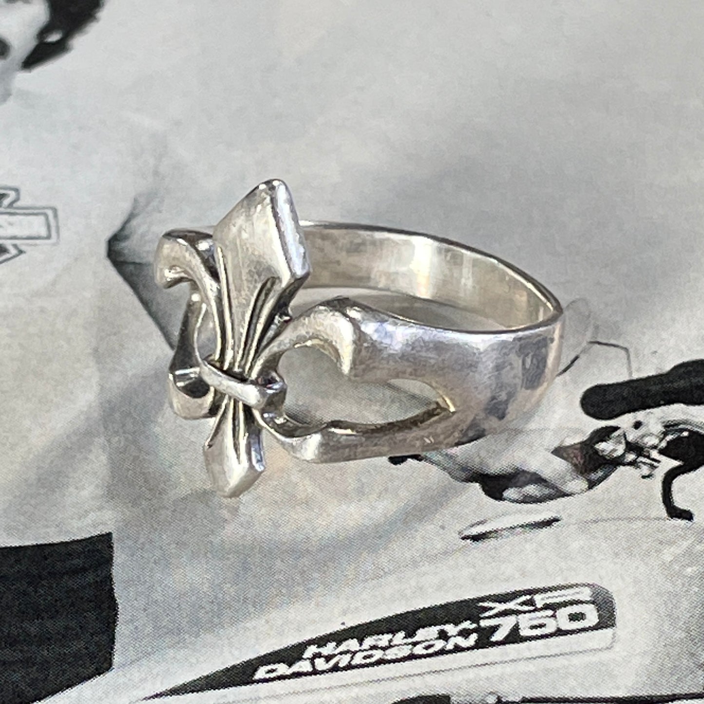 Fleur de Lis Sterling Silver Ring [Size 10]